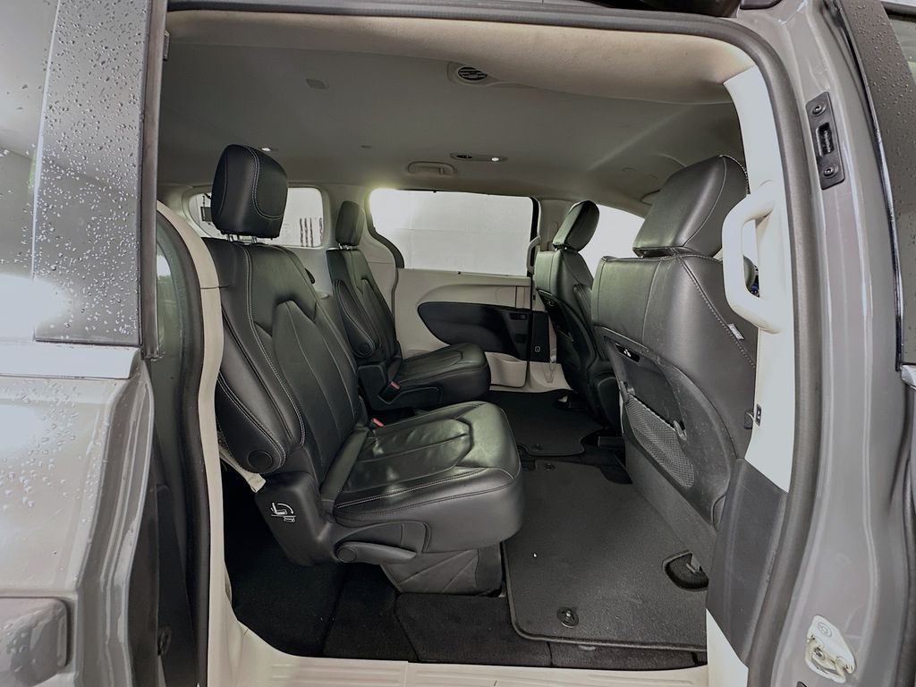 Thumbnail: 2022 Chrysler Pacifica - 28