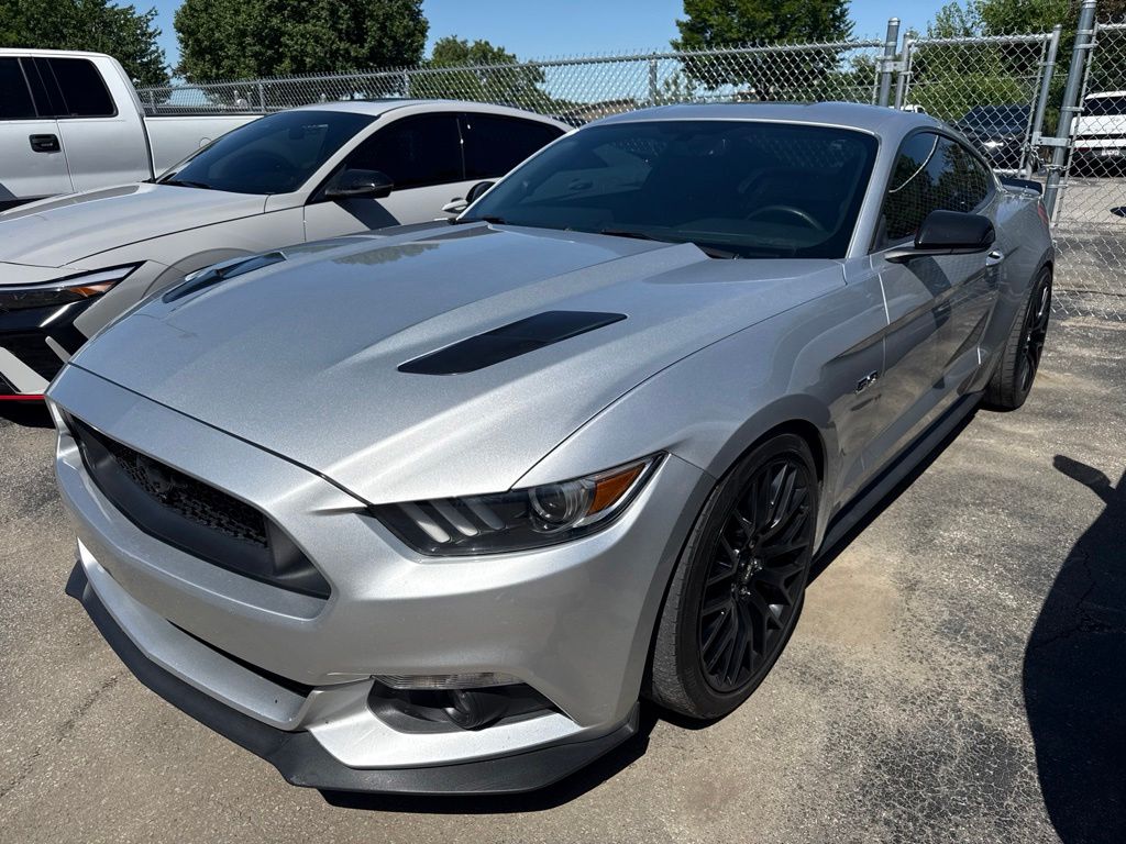2016 Ford Mustang GT Premium Coupe RWD