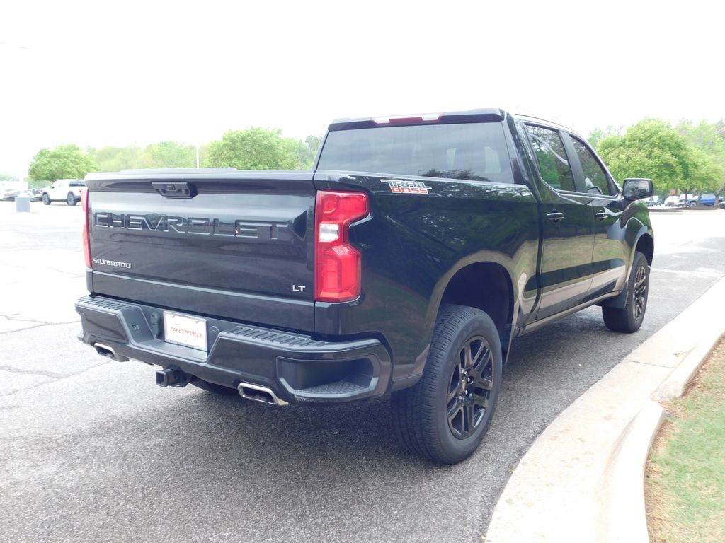 Thumbnail: 2022 Chevrolet Silverado 1500 - 4