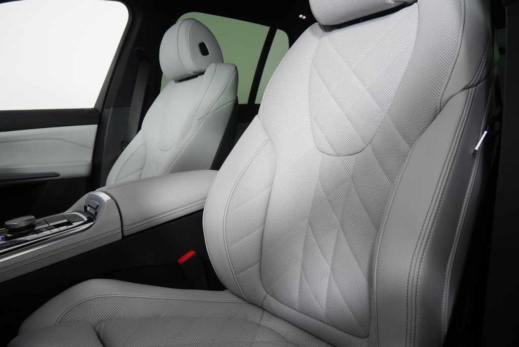 Thumbnail: 2026 BMW X5 - 10