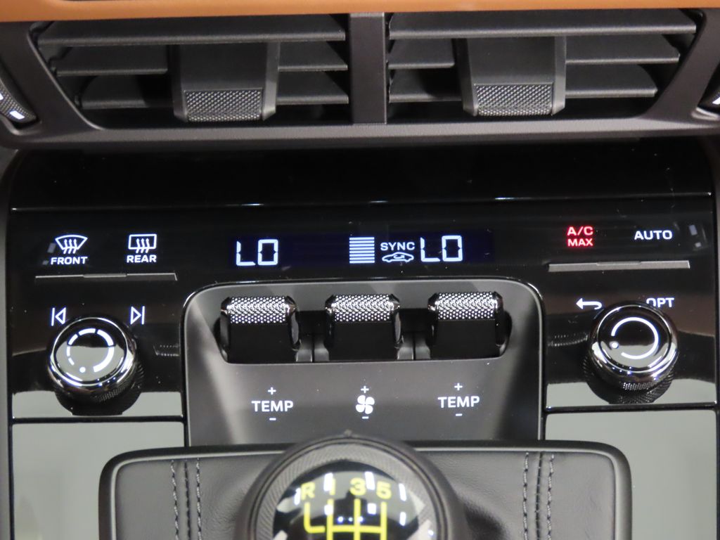 Thumbnail: 2026 Porsche 911 - 27