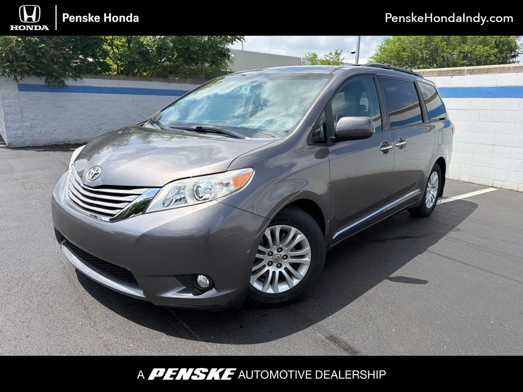 Thumbnail: 2017 Toyota Sienna - 1