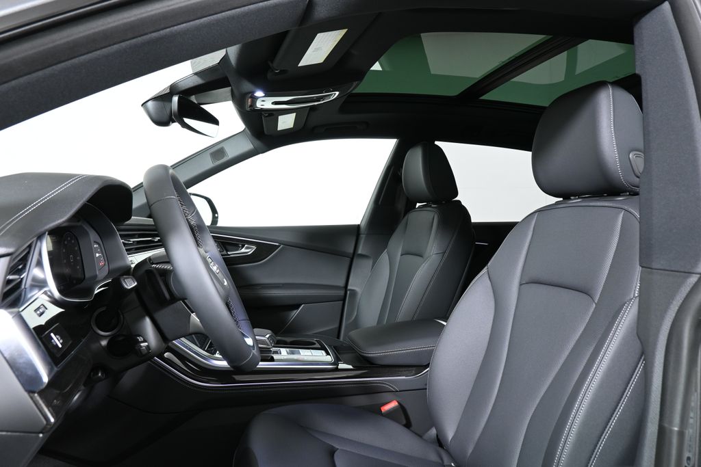 Thumbnail: 2026 Audi Q8 - 13