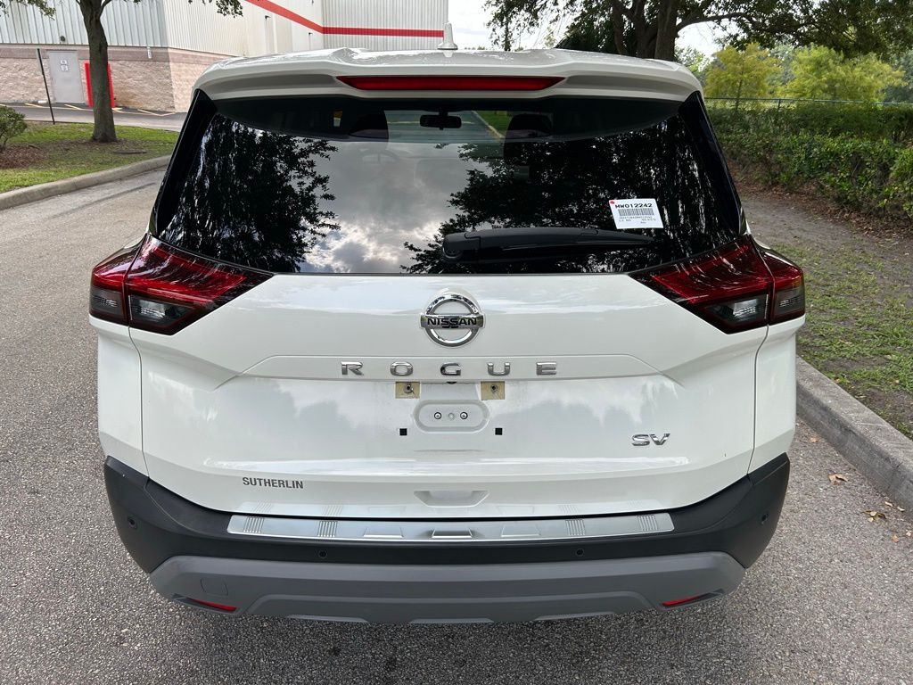 2021 Nissan Rogue SV 4