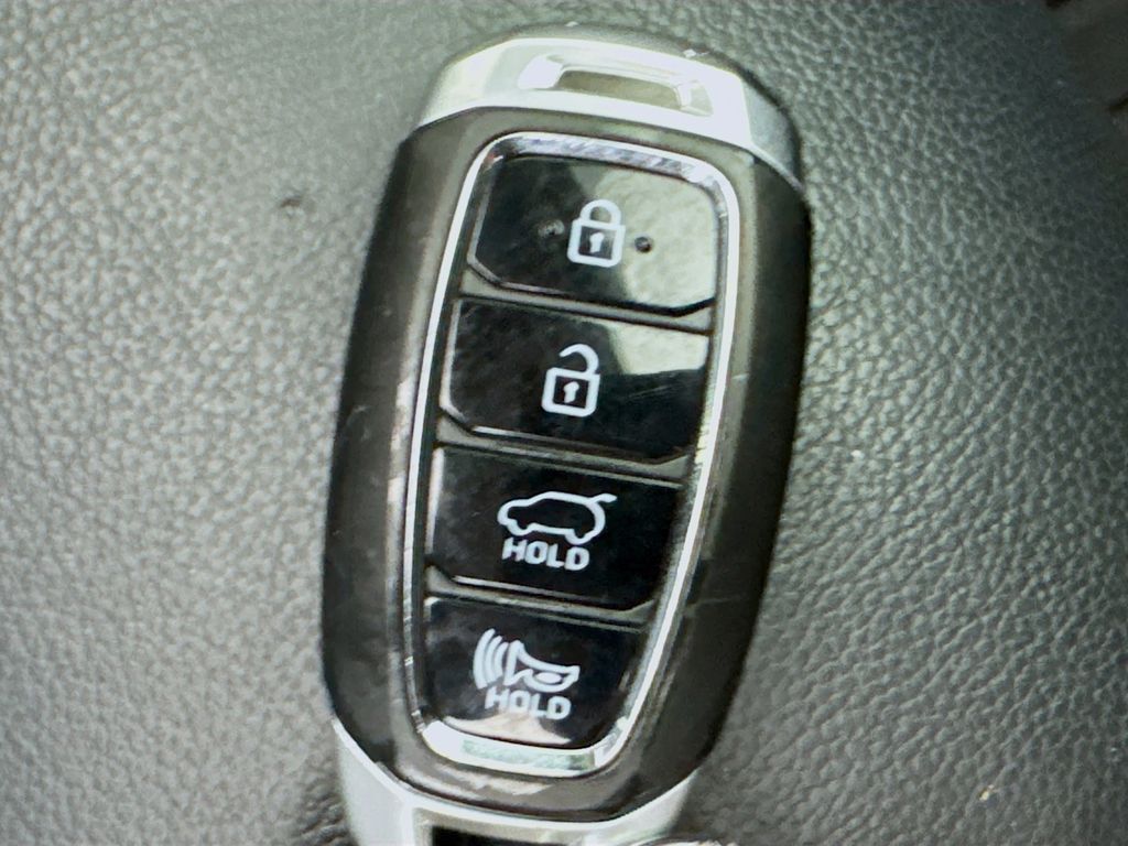 Used Car 2020 Hyundai Santa Fe  Limited For Sale Under $20,000 In Austin, Texas