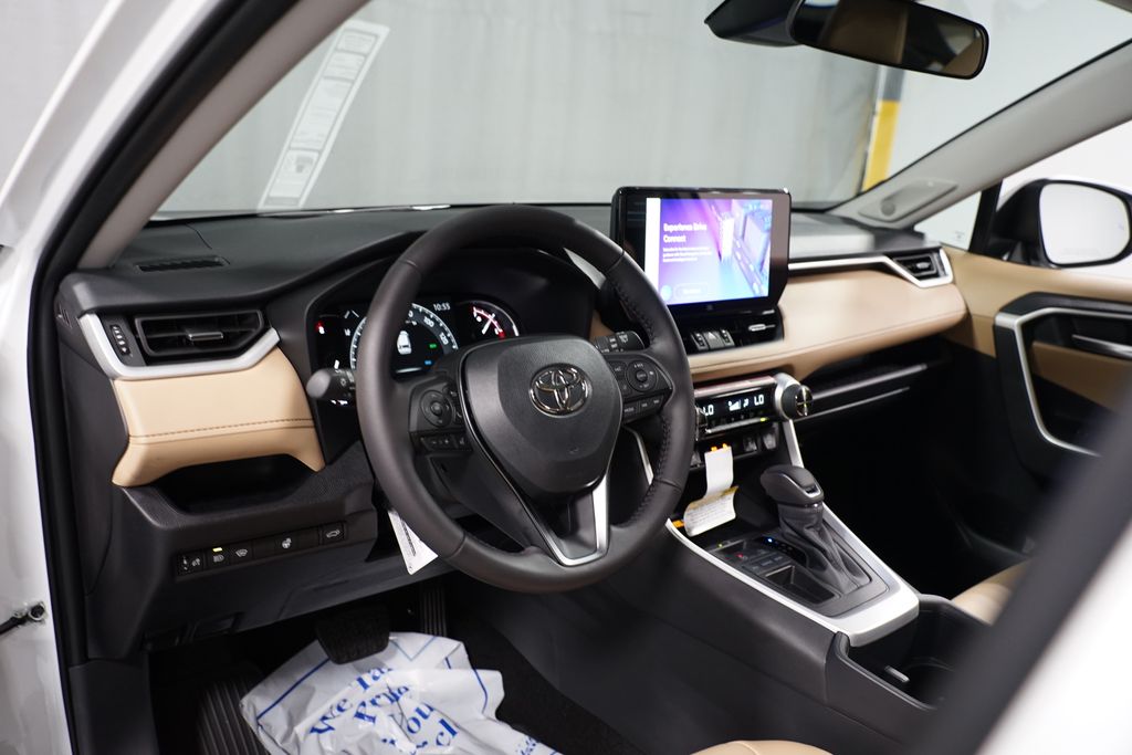 Thumbnail: 2025 Toyota RAV4 - 11
