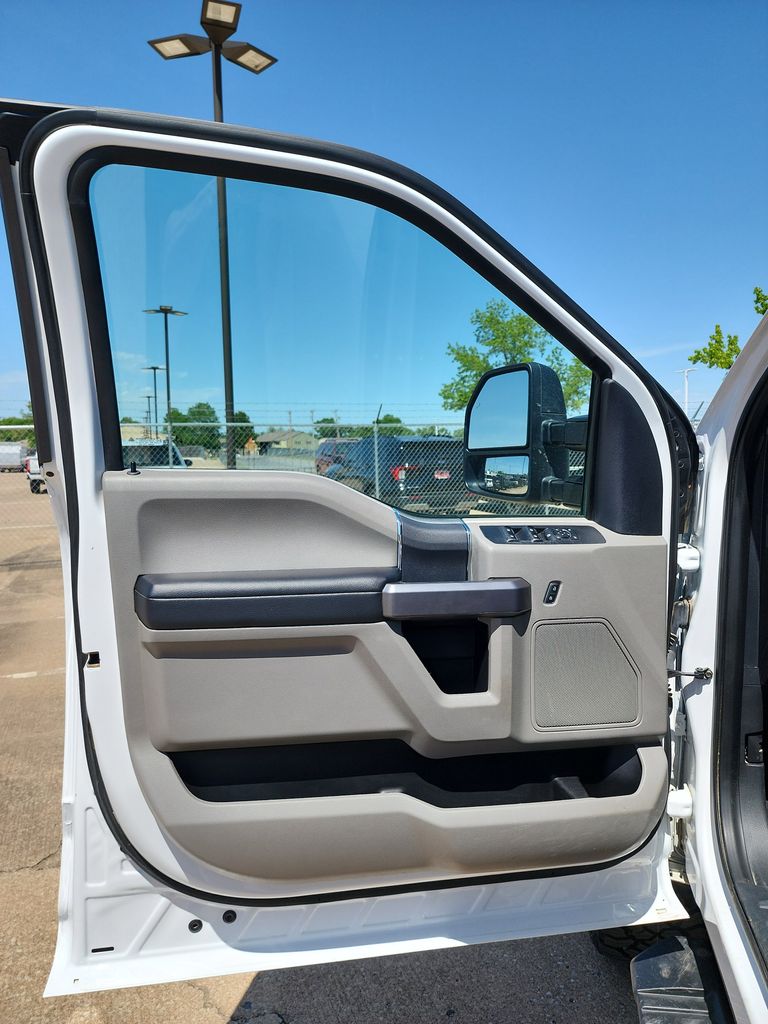 2022 Ford F-250SD XLT photo