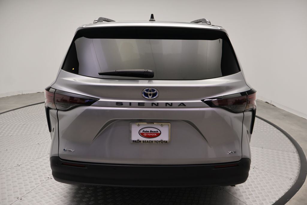 Thumbnail: 2025 Toyota Sienna - 10