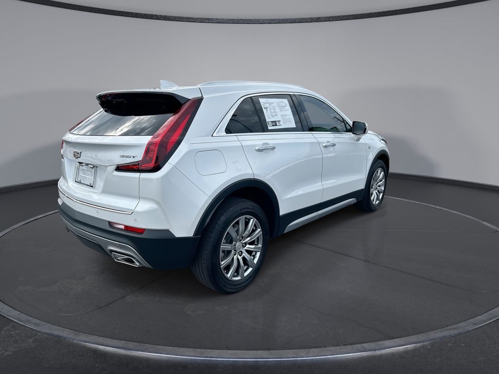 Thumbnail: 2022 Cadillac XT4 - 11