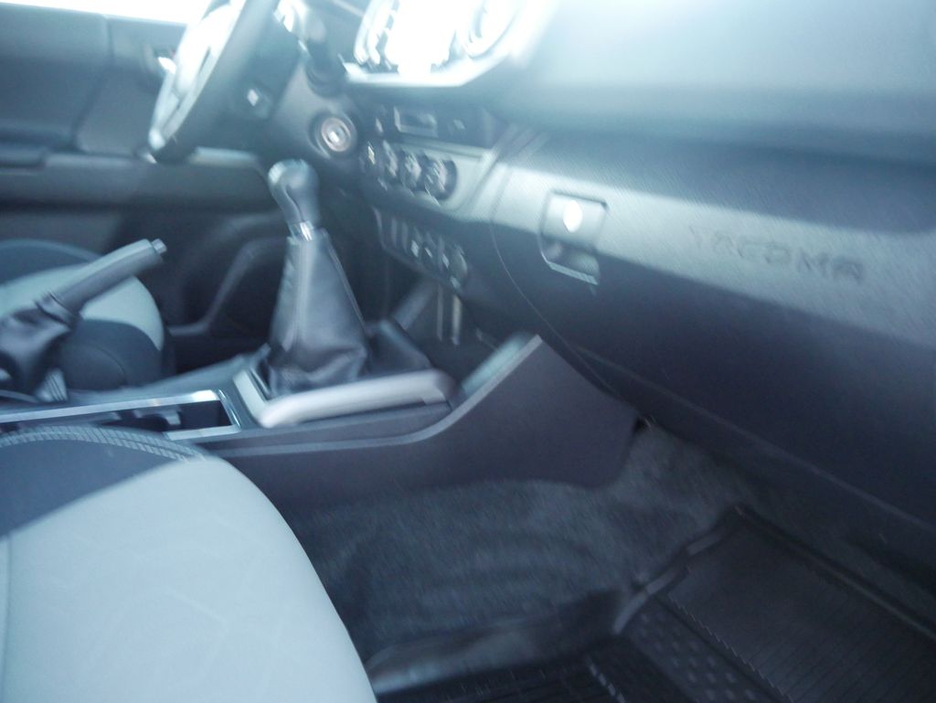 Thumbnail: 2021 Toyota Tacoma - 25