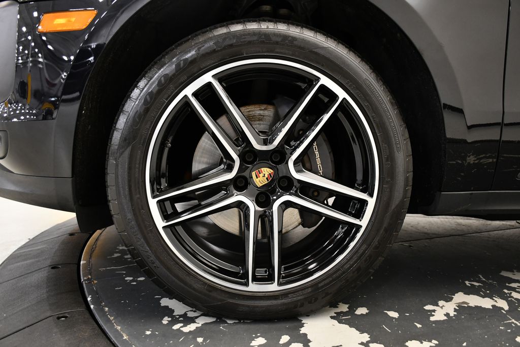 2021 Porsche Macan  14