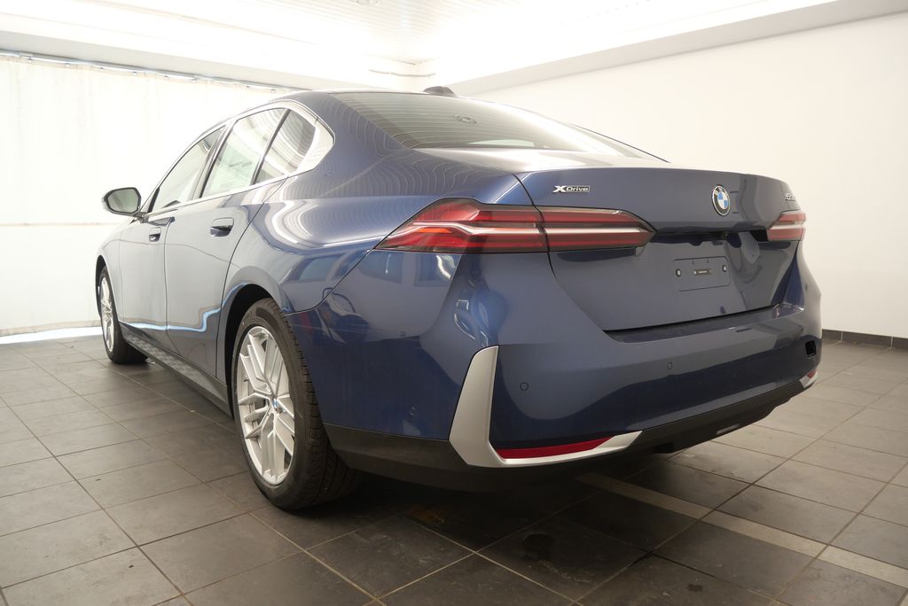 Thumbnail: 2025 BMW 5 Series - 5
