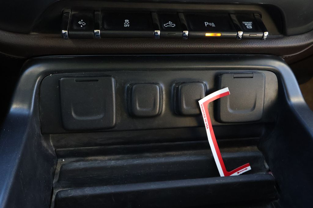 Thumbnail: 2015 Chevrolet Silverado 2500 - 29