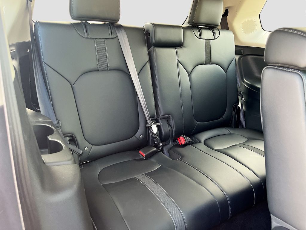 Used 2024 White Honda Touring image 29