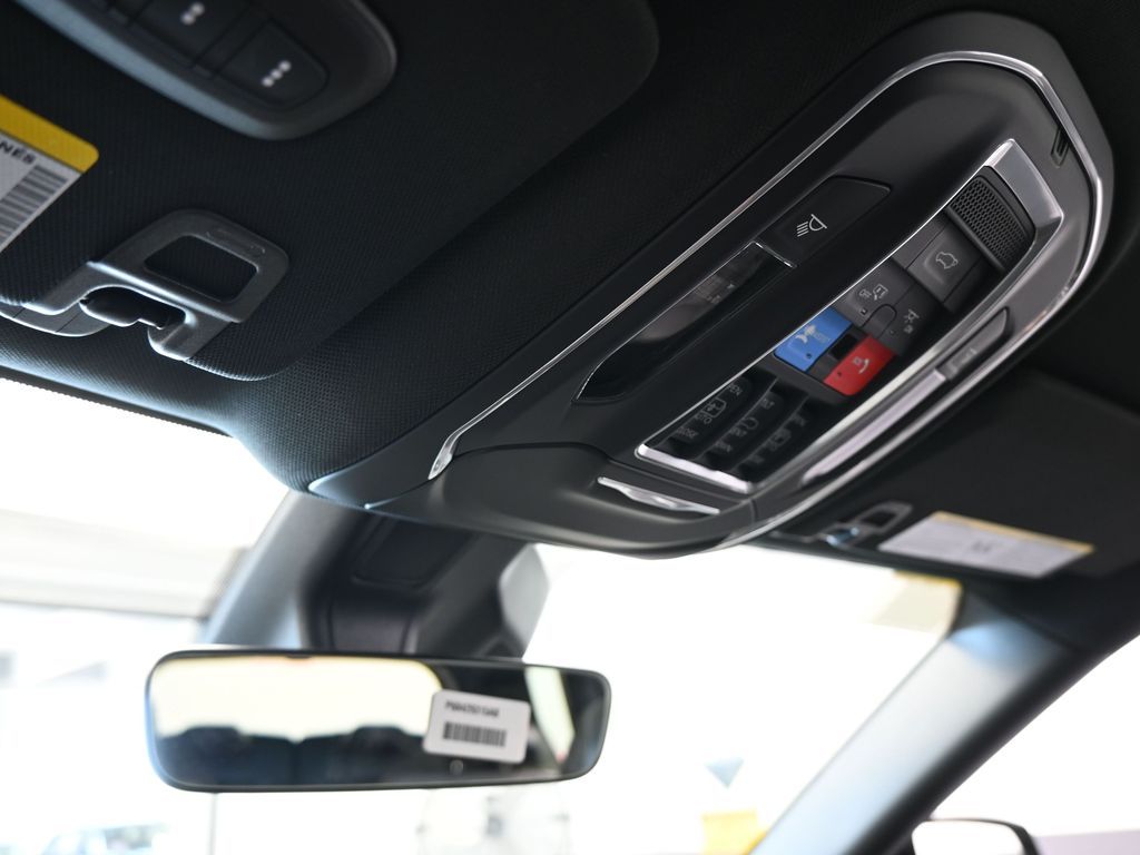 New 2026 Diamond Black Crystal Pearlcoat Jeep Limited image 22