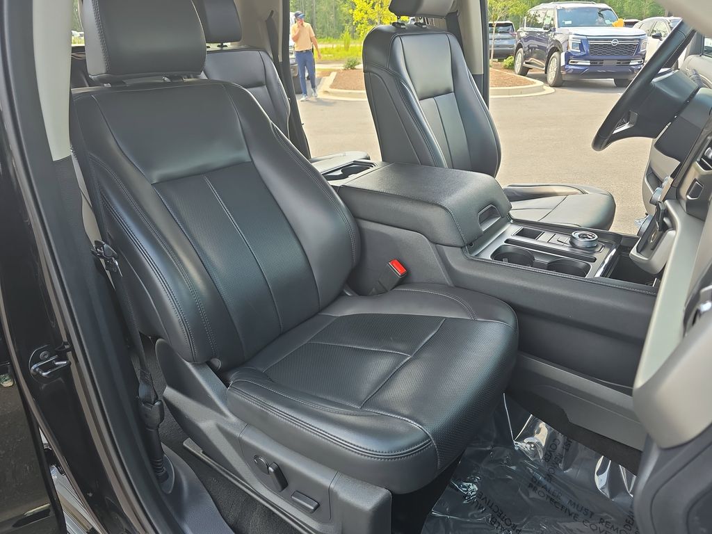 2024 Black Metallic Ford Expedition Max XLT RWD SUV