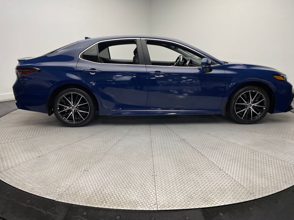 2023 Toyota Camry SE 4