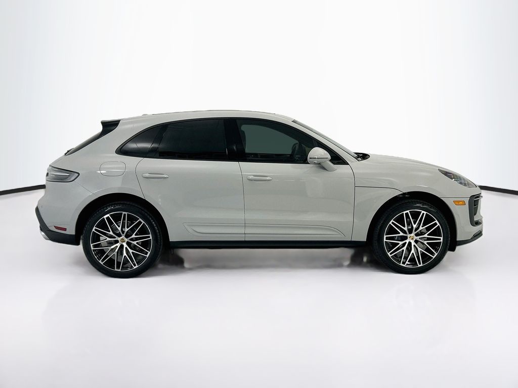 Thumbnail: 2026 Porsche Macan - 8