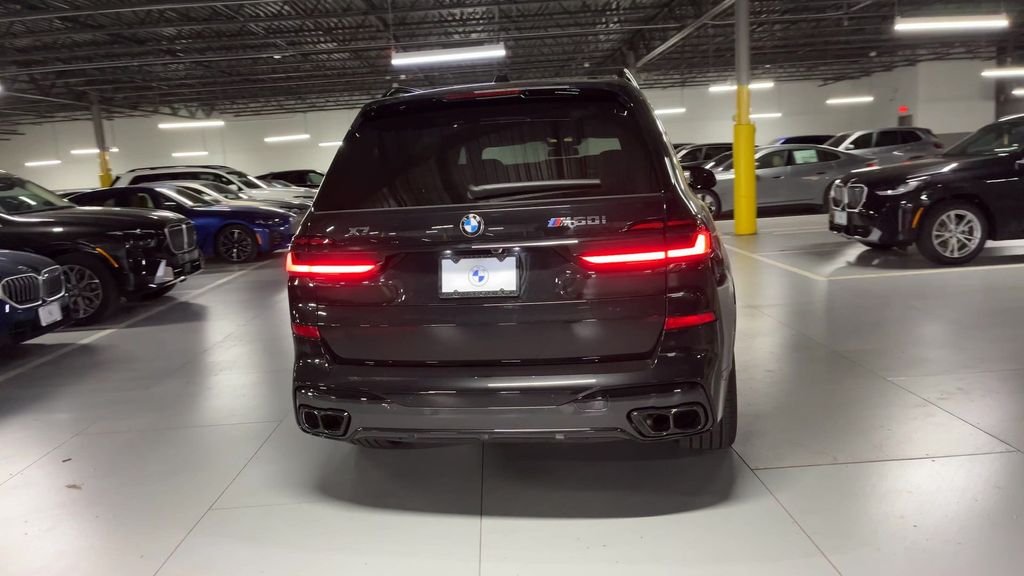 2025 BMW X7 M60i 7