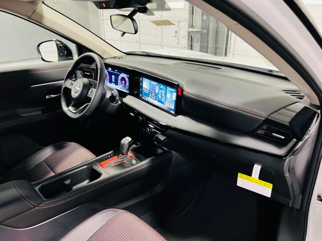 2026 Aspen White/Super Black Nissan Kicks SR FWD SUV