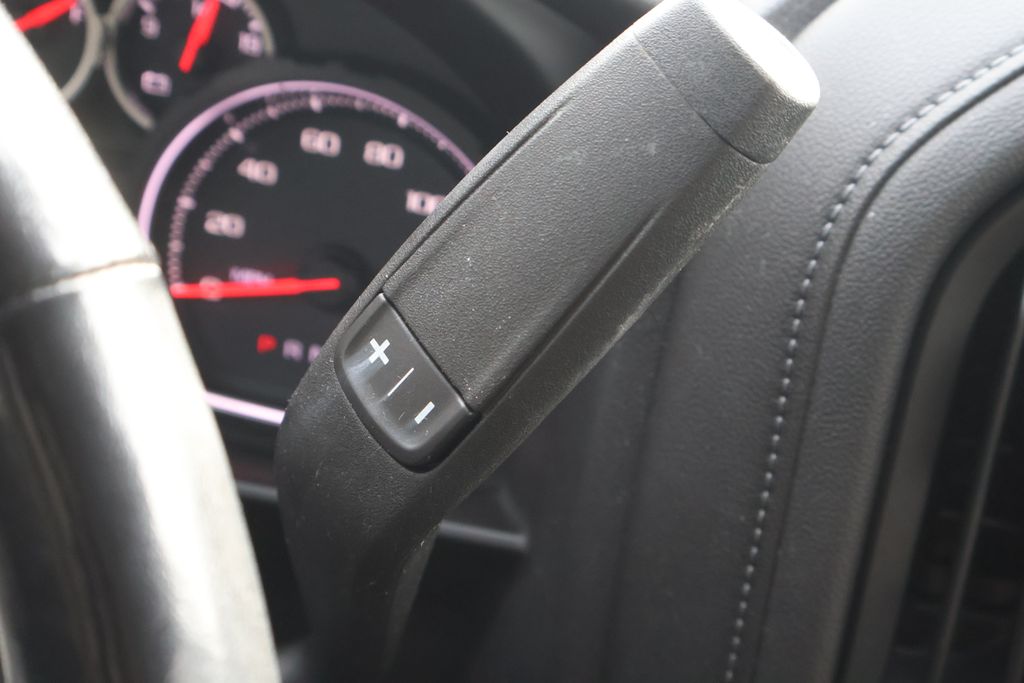 Thumbnail: 2020 Chevrolet Silverado 1500 - 20