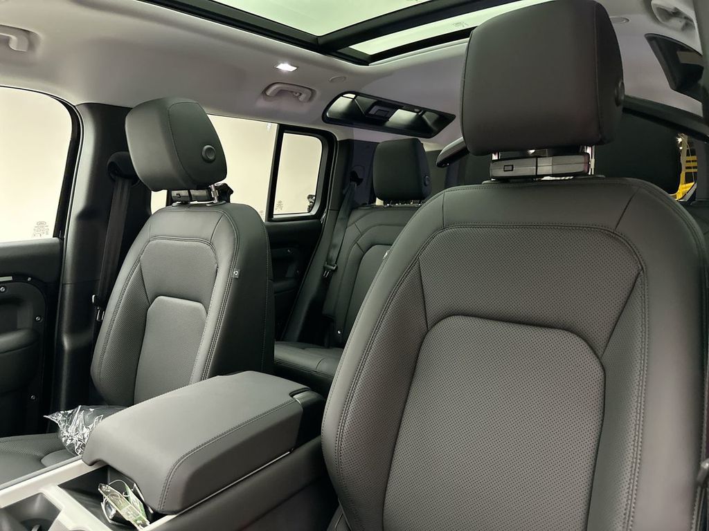 Thumbnail: 2026 Land Rover Defender - 10