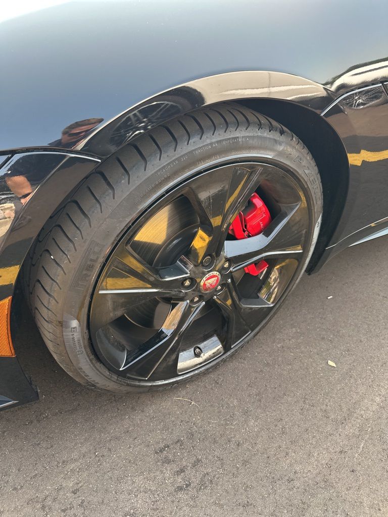2021 Jaguar F-TYPE R-Dynamic photo 3