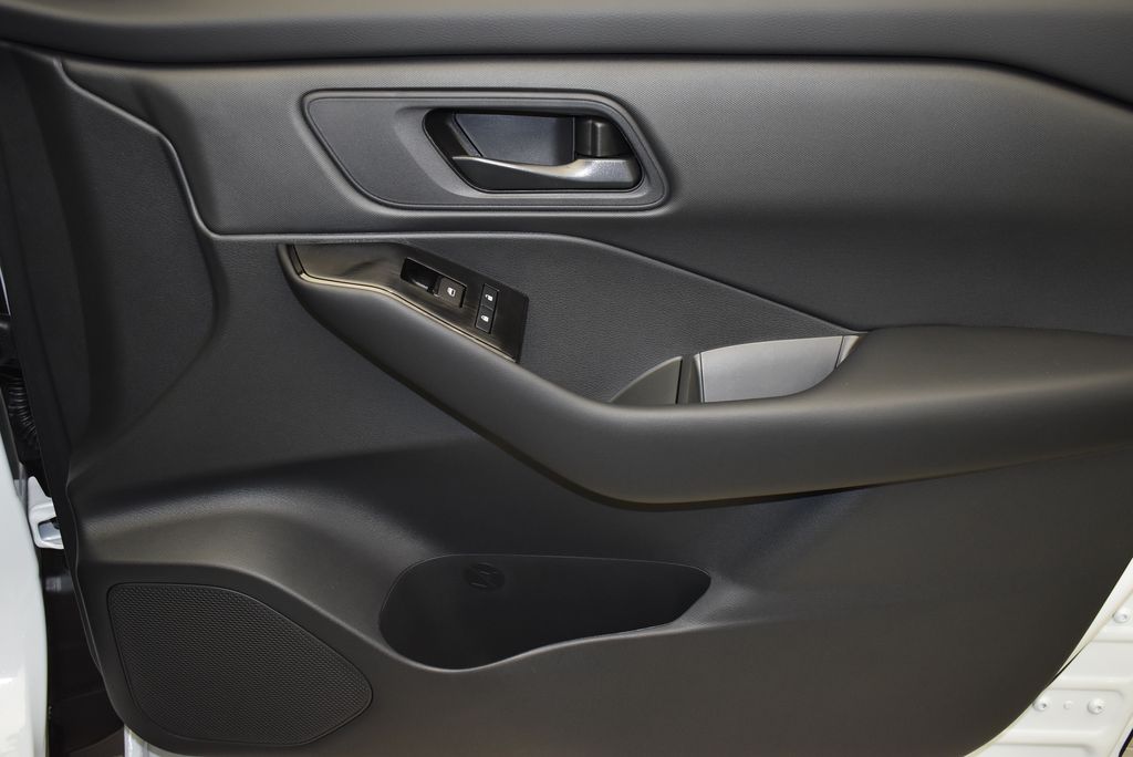 2025 Nissan Rogue S 21