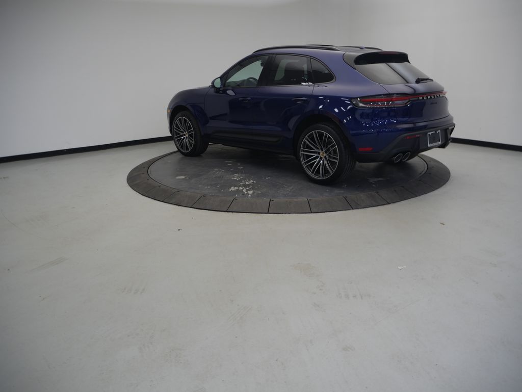 Thumbnail: 2026 Porsche Macan - 3