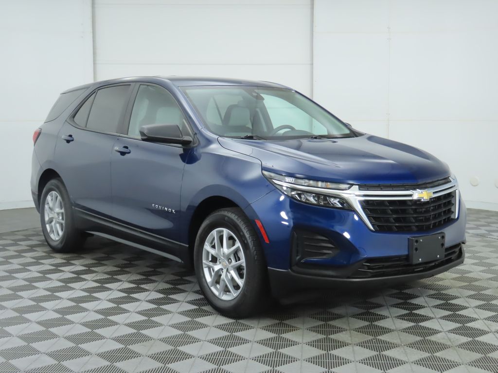 Thumbnail: 2023 Chevrolet Equinox - 3