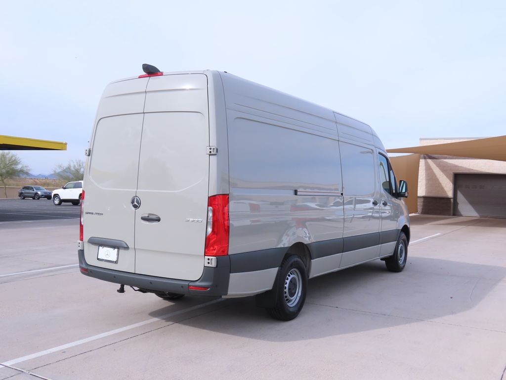 2025 Mercedes-Benz Sprinter 2500 5