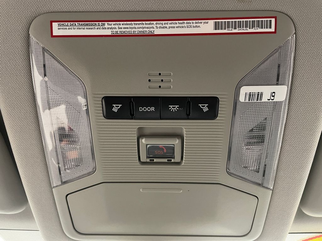 2021 Toyota RAV4 LE 29