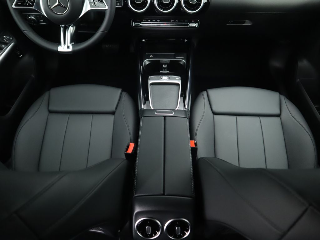 Thumbnail: 2025 Mercedes-Benz GLA - 16