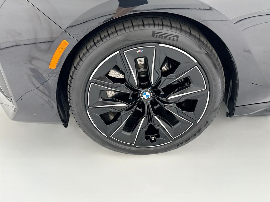 Thumbnail: 2023 BMW i7 - 29