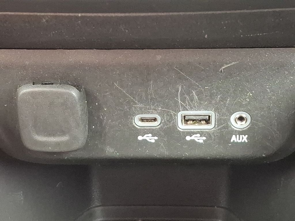 Thumbnail: 2023 Chevrolet TrailBlazer - 24