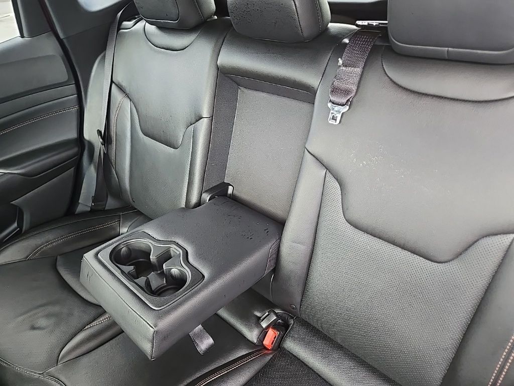 Used 2022 Red Jeep Limited image 41