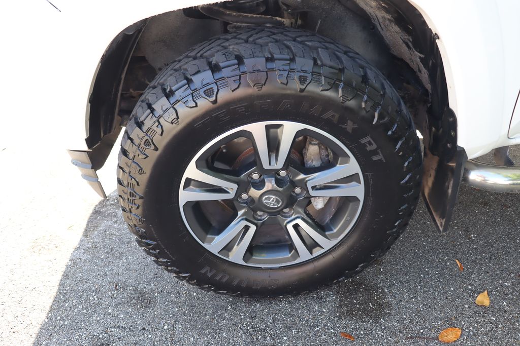2019 Toyota Tacoma SR5 4