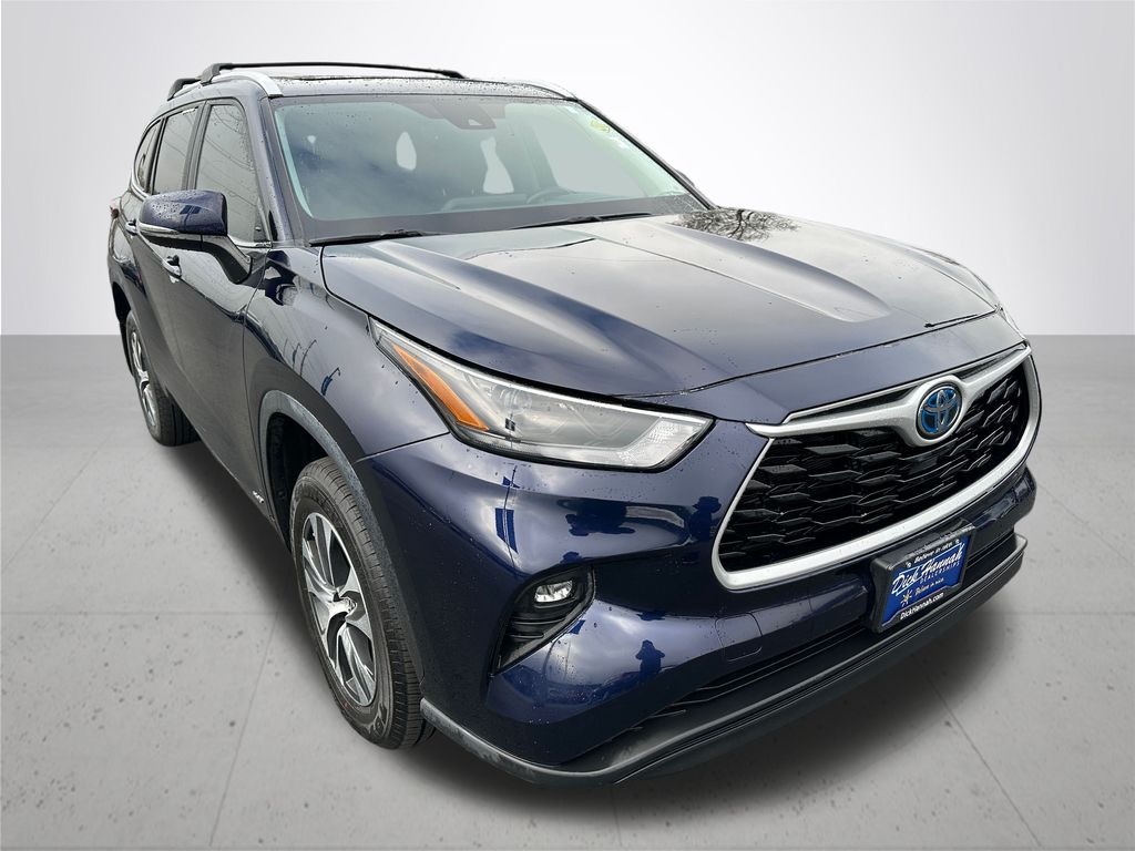 2023 Toyota Highlander Hybrid XLE