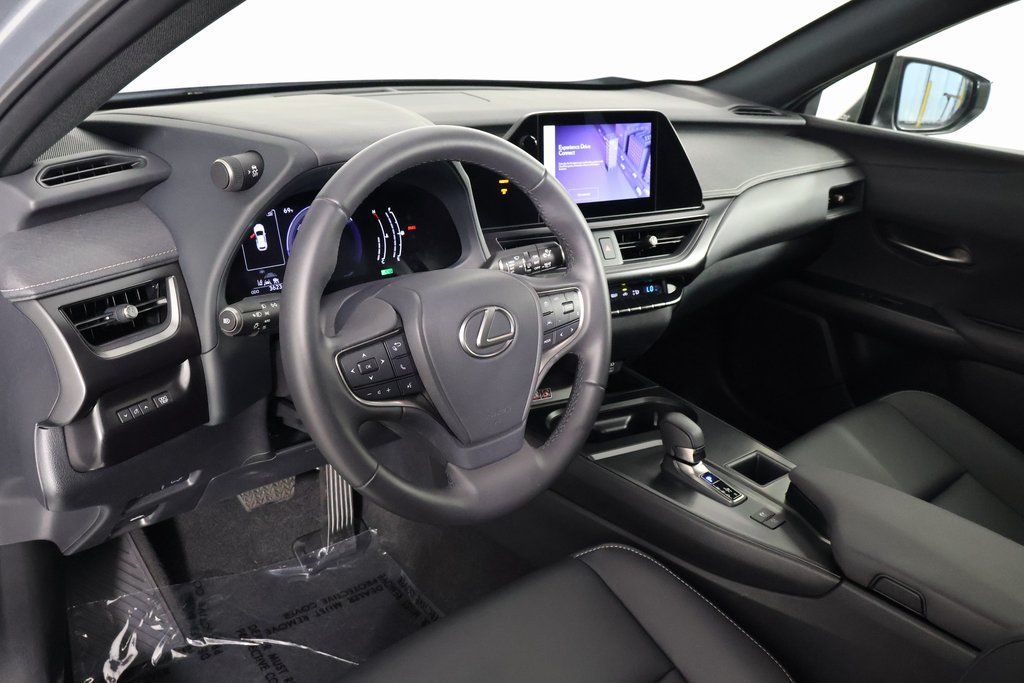 Thumbnail: 2025 Lexus UX - 7