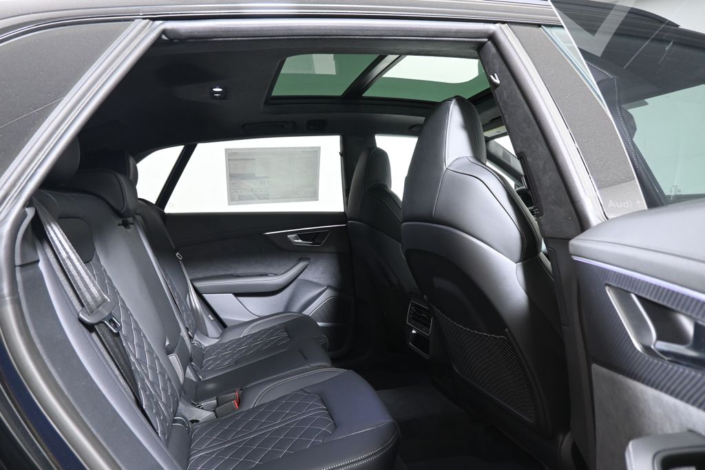 Thumbnail: 2026 Audi SQ8 - 20