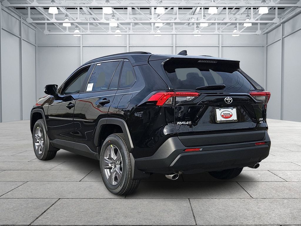 Thumbnail: 2025 Toyota RAV4 - 5