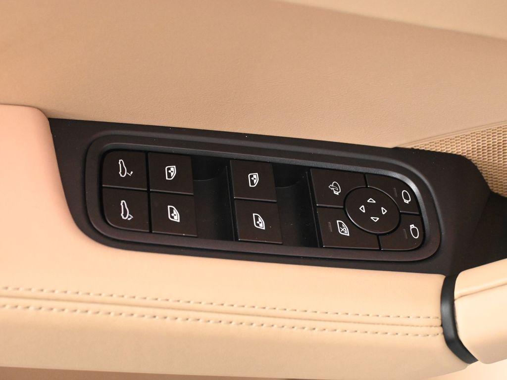 Thumbnail: 2026 Porsche Cayenne - 32