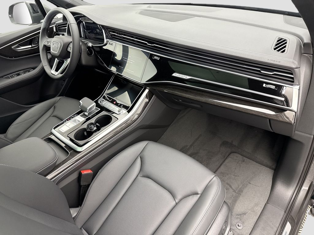 Thumbnail: 2026 Audi Q7 - 17