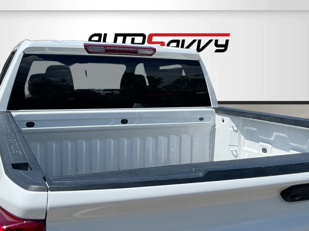 Used 2022 White Chevrolet LT image 25