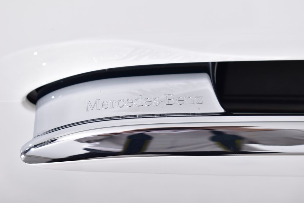 Thumbnail: 2025 Mercedes-Benz E-Class - 11