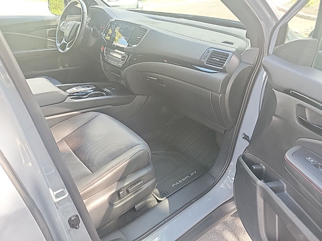 Certified Used 2024 Gray Honda Black Edition image 17