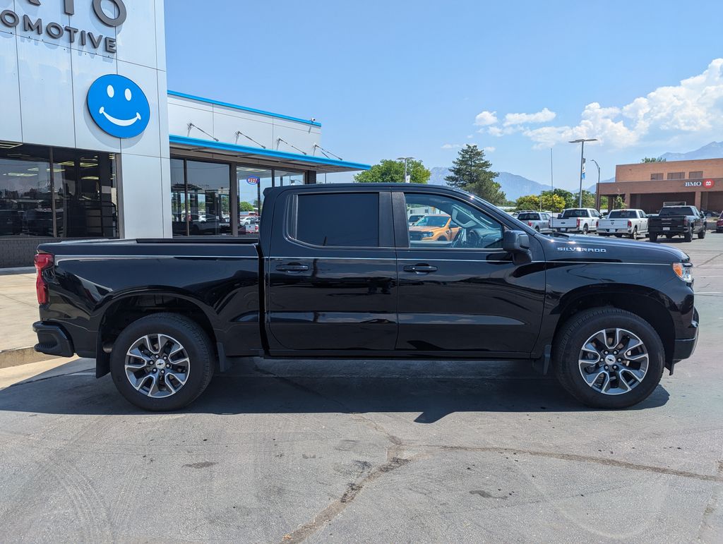 2022 Chevrolet Silverado 1500 RST 2