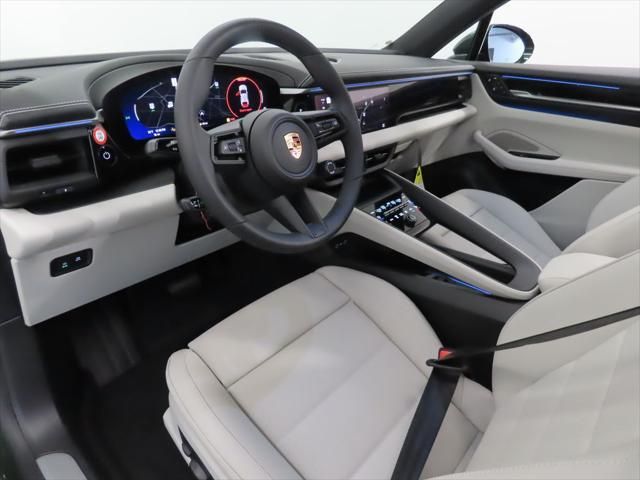 Thumbnail: 2025 Porsche Macan - 2