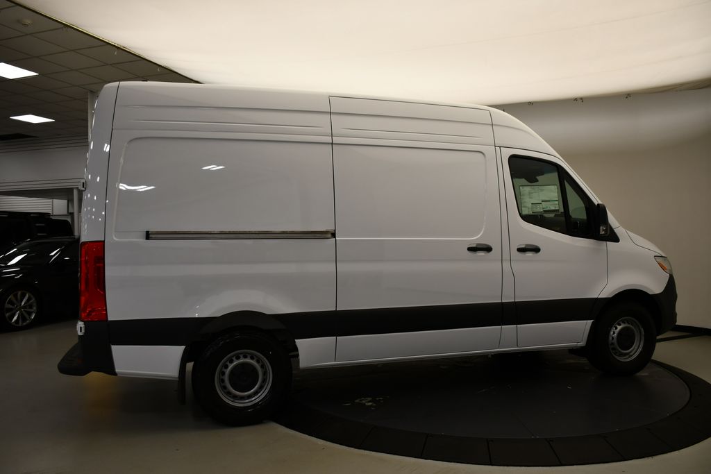 Thumbnail: 2025 Mercedes-Benz Sprinter - 5