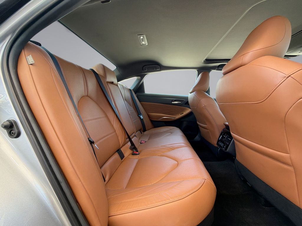 Thumbnail: 2022 Toyota Avalon - 17